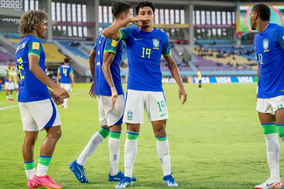 Luighi comemora gol no finzinho do brasil e equador mundial sub-17 futebol masculino