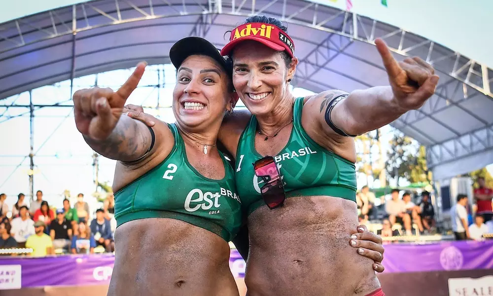 Ágatha e Rebecca comemoram título no challenge de Chiang Mai