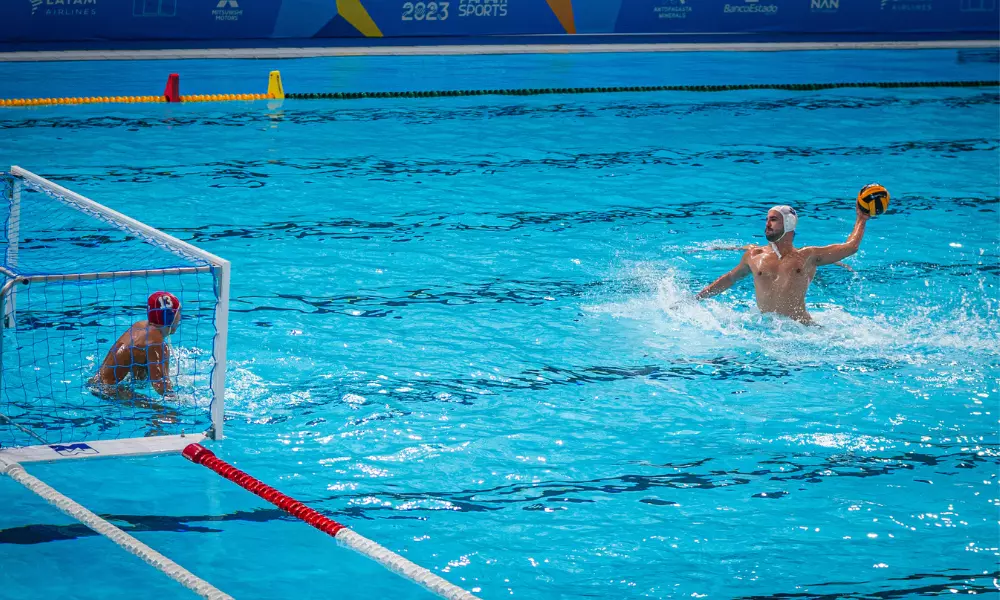 Brasil durante a partida de polo aquático no Pan de Santiago-2023 contra os Estados Unidos