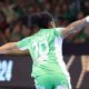 Bruna de Paula comemora após oito gols na vitória do Gyor na Champions League de handebol feminino