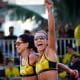 Na imagem, Carol Solberg e Bárbara comemorando a classificação.