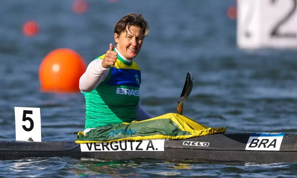 Brasileira Ana Paula Vergutz comemorando sua classificação no Pan de Santiago (William Lucas/COB)