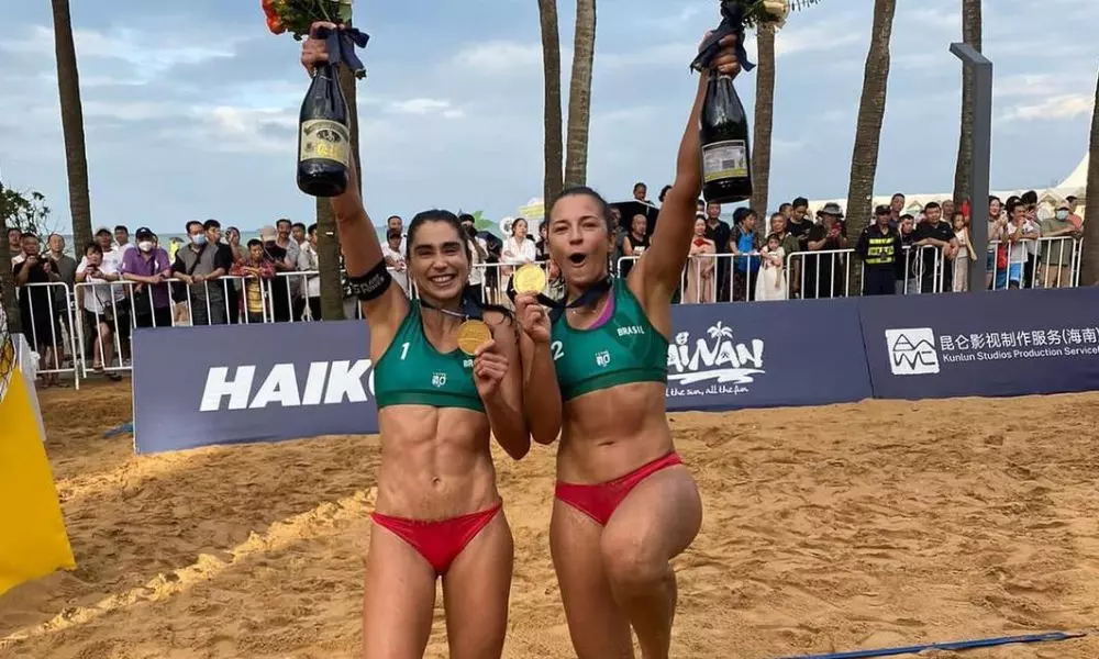 Carol Solberg e Bárbara, dupla brasileira campeã do Challenge de Haikou (Reprodução/Instagram/@carol_solberg)