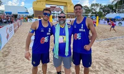Brasileiros Dudu/Isac estreiam com vitória no Mundial Sub-21 (Reprodução/Instagram/@claudineifisio)