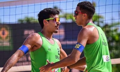 Brasileiros Pedro e Henrique, classificados para as oitavas do Mundial Sub-21 (Divulgação/CBV)