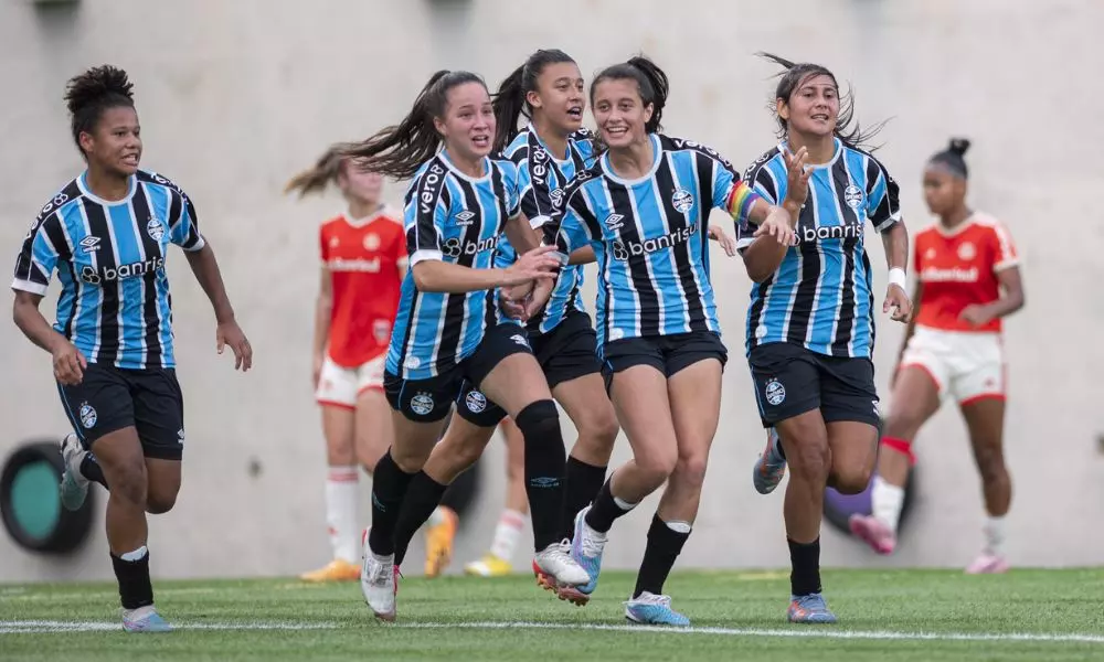 Confronto entre Grêmio e Internacional, válido pela semifinal do Brasileiro Sub-17 de futebol feminino (Alessandra Torres/CBF)