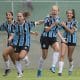 Comemoração das jogadoras do Grêmio no título do Brasileiro Sub-17 (Alessandra Torres/CBF)