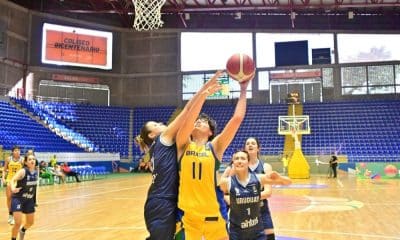 Confronto entre Brasil e Uruguai, válido pelo Sul-Americano Sub-17 de basquete feminino (Divulgação/FIBA)