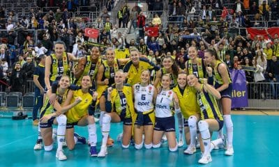 Equipe do Fenerbahçe, invicta na fase de grupos da Champions League (Reprodução/X/@FBvoleybol)