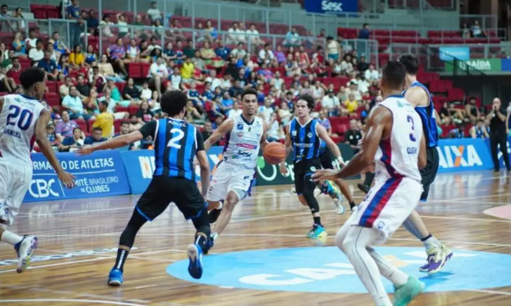 Fortaleza Basquete Cearense versus Pinheiros no NBB; São José versus Flamengo