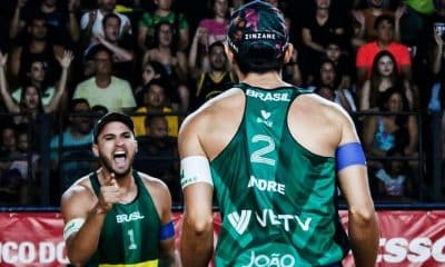Na imagem, George e André comemorando vitória e vaga.