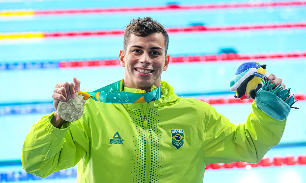 Guilherme Costa com medalha do Pan de Santiago-2023