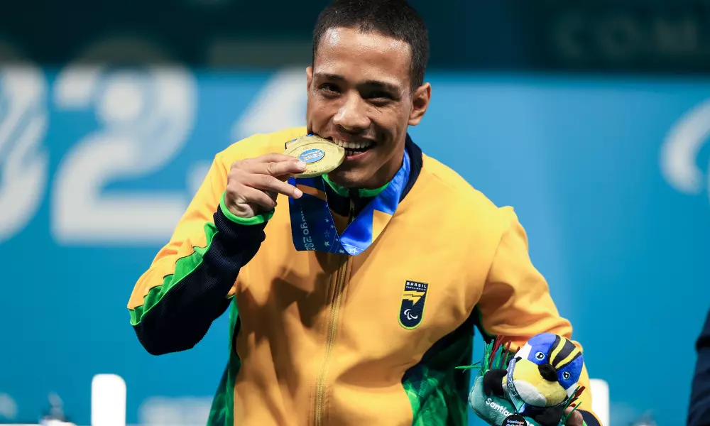 Lucas dos Santos leva o ouro no halterofilismo nos Jogos Parapan-Americanos Santiago-2023