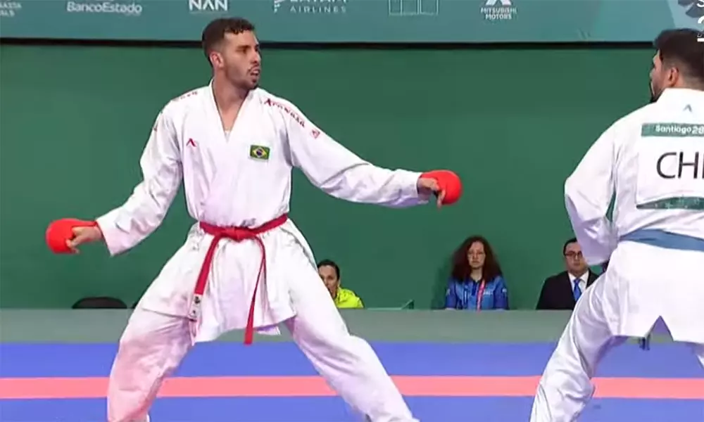 Na imagem, Lucas Hardy no momento do combate final.