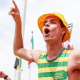 Lucas Calegari na torcida do Movimento Verde Amarelo durante o Pan de Santiago-2023