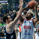 Lucas Dias busca cesta em partida Sesi Franca Basquete x Corinthians pelo NBB