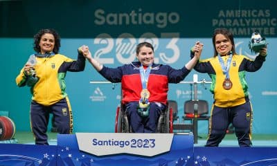 Na imagem, Maria Rizonaide, a chilena Camila Campos, e Cristiane Reis no pódio.