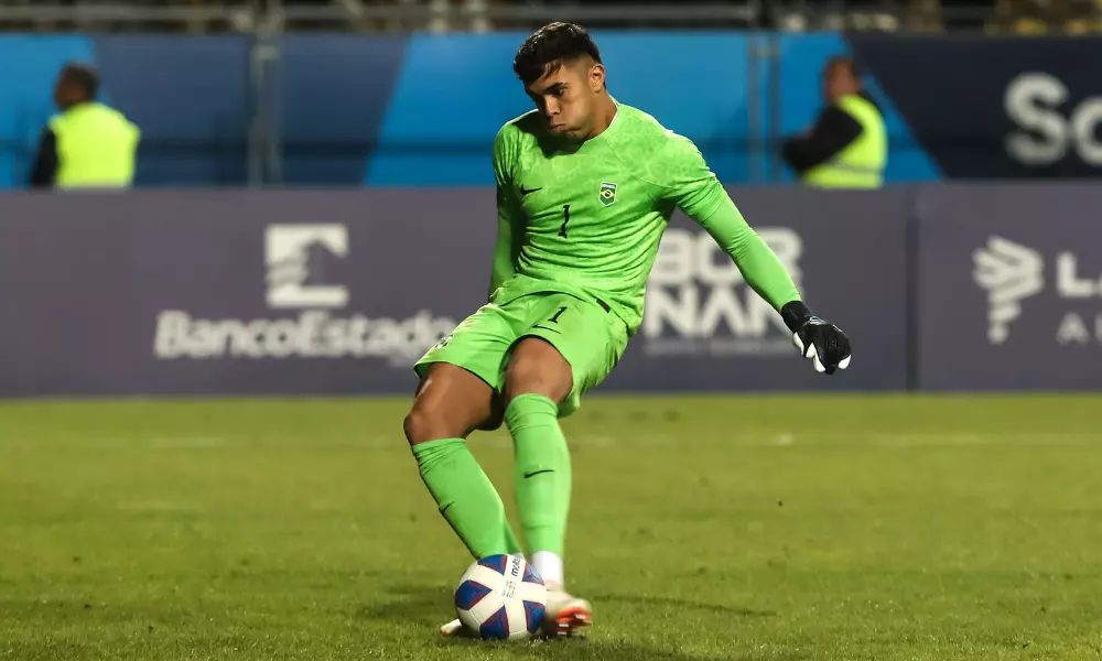 Mycael cobrando pênalti decisivo que deu o ouro para o Brasil no futebol masculino dos Jogos Pan-Americanos de Santiago-2023