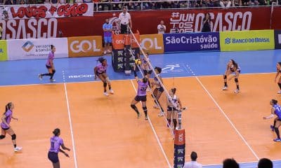 Na imagem, levantadora Giovana, de Osasco, armando jogada.