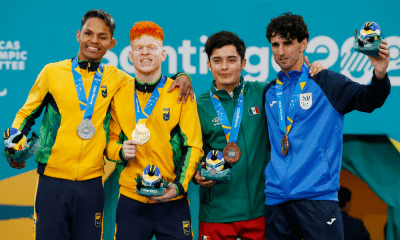 Thiego Marques no centro do pódio do Parapan de Santiago. Ao seu lado direito, Elielton Lira que levou a prata no judô. No outro lado, judocas de México e Uruguai que levaram o bronze