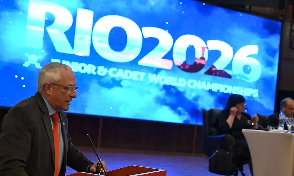 Anúncio do Mundial juvenil e de cadete de esgirma rio 2026. Presidente da CBE, Ricardo Machado, durante a apresentação do Rio de Janeiro. Foto: Augusto Bizzi/FIE.