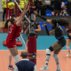 Roberta e Amanda em ação pelo LKS Lodz na Champions League de vôlei feminino