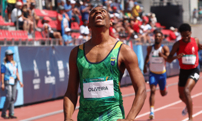 Samuel Oliveira vibra quebra de recorde mundial nos 400m T20 durante o Parapan de Santiago-2023