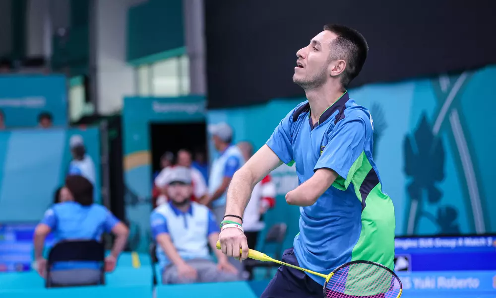 Yuki Roberto durante partida do badminton no Parapan de Santiago-2023