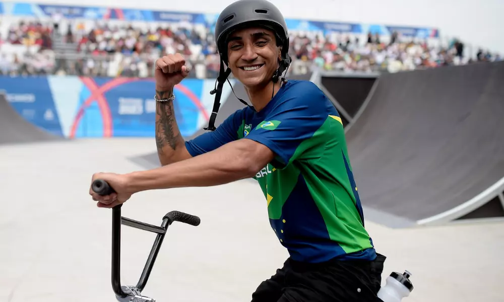Gustavo Bala Loka Batista comemora a medalha nos Jogos Pan-Americanos Santiago-2023
