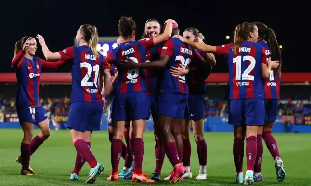 Jogadoras do Barcelona comemoram gol contra o Benfica