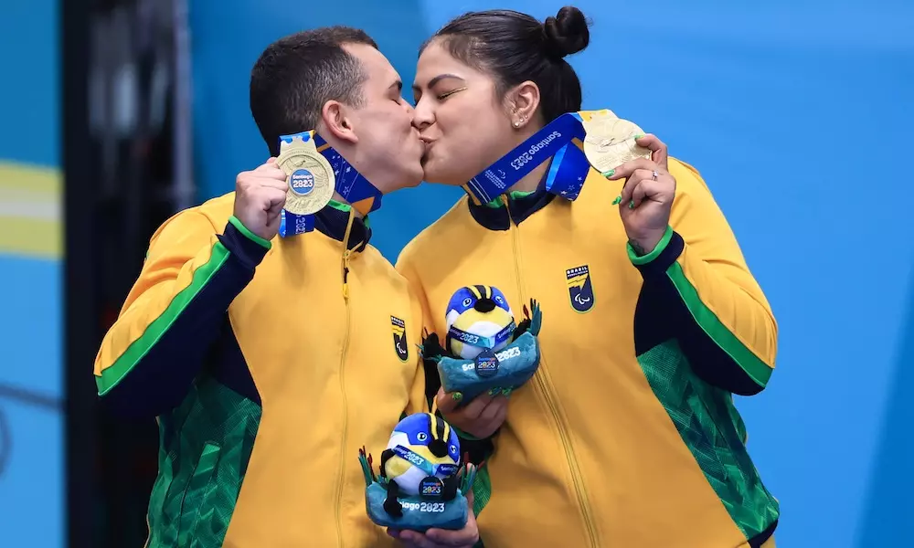 Edwarda Oliveira Dias Rogério Oliveira parabadminton nos jogos parapan-americanos santiago-2023 badminton comemoram com vitor tavares