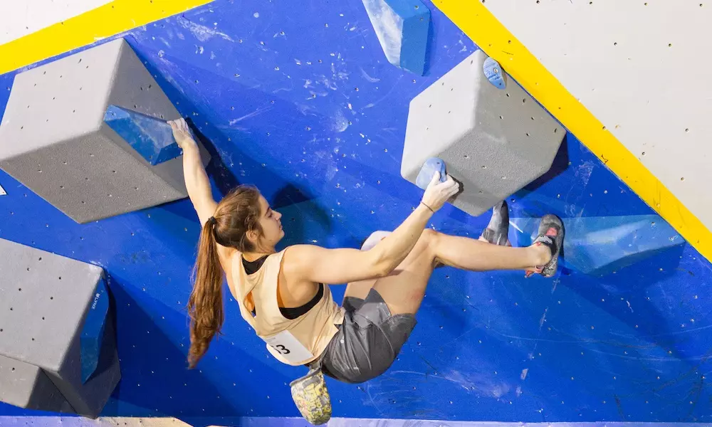 Aline Machado/ABEE Laura Timo conquista o título brasileiro de Boulder pela segunda vez campeonato brasileiro de escalada