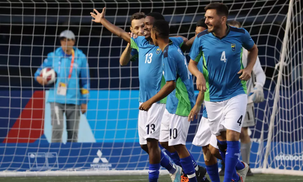 Jogadores do Brasil comemoram goleada sobre o Canadá no futebol PC no Parapan de Santiago-2023
