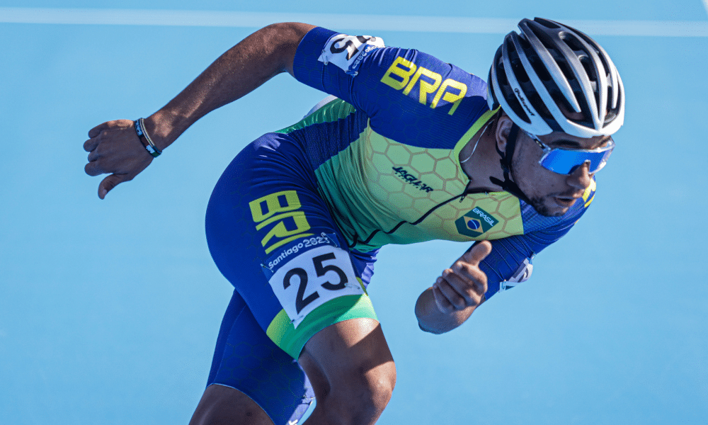 Guilherme Abel Rocha compete na patinação de velocidade nos Jogos Pan-Americanos Santiago-2023