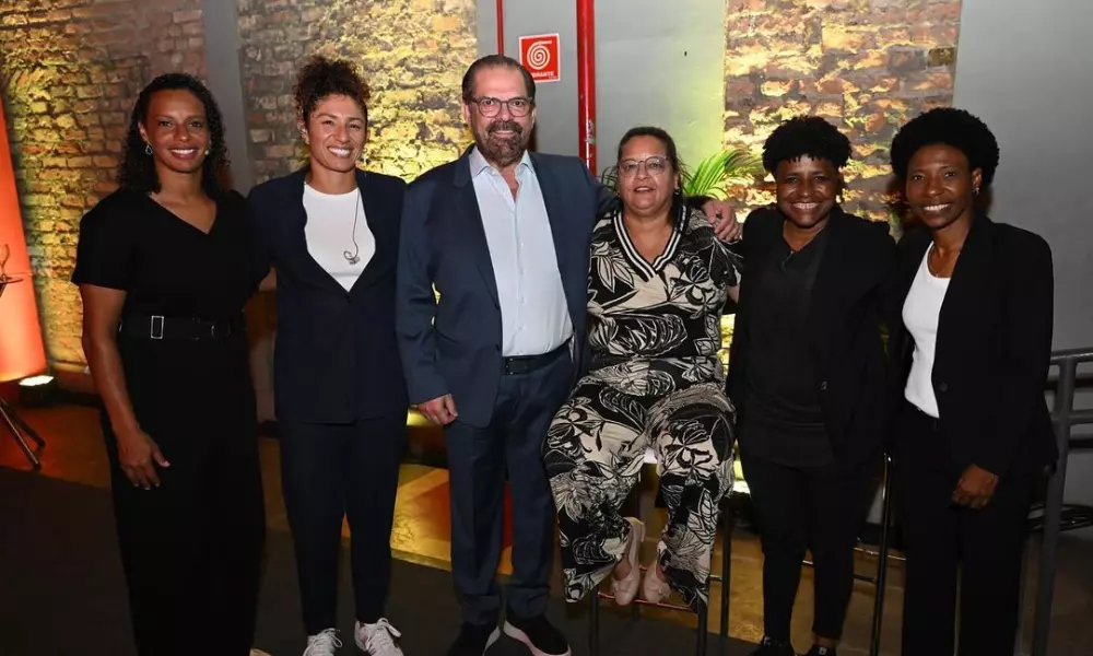 ícones da história do futebol feminino e presidente da FPF