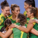 Jogadoras do Unilife Maringá comemoram ponto contra Osasco na Superliga
