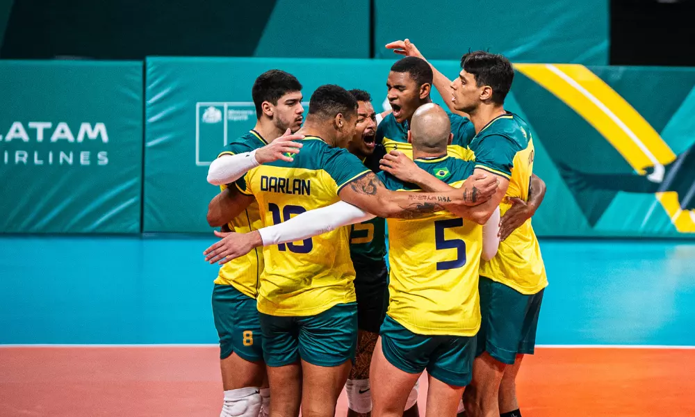 Seleção masculina de vôlei do Brasil comemora ponto contra a Argentina nos Jogos Pan-Americanos Santiago-2023