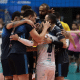 Atletas do Suzano comemoram ponto contra Guarulhos na Superliga Masculina