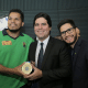 André Fufuca, ministro do Esporte, segura medalha de ouro dos Jogos Parapan-Americanos ao lado de Leomon MOreno, atleta de goalball, e do ex-atleta Yohansson Nascimento; ele anunciou reajustes no Bolsa Atleta para paralímpicos