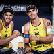 André e George no banco de descanso durante partida do Finals do circuito mundial de vôlei de praia