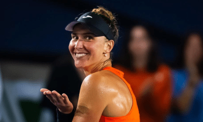 Bia Haddad sorri para foto; ela embarca para a Austrália para disputar o Australian Open