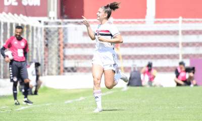 Carol Gill após marcar pelo São Paulo na Copinha Feminina de futebol