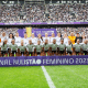 Jogadoras do Corinthians do futebol feminino pousam para foto na final do Paulistão Feminino; elas renovaram contratos para 2024