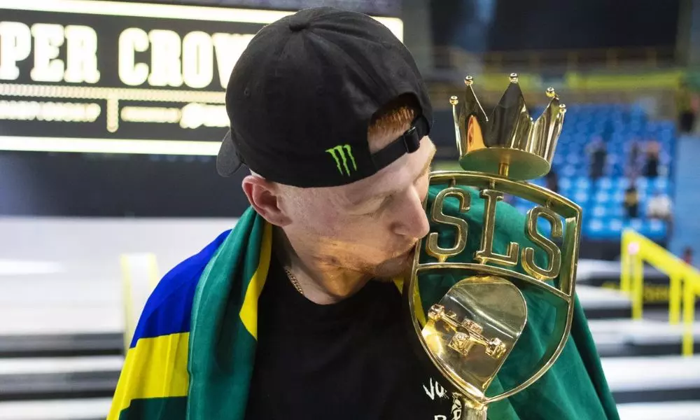 Giovanni Vianna, brasileiro campeão do Super Crown, em São Paulo (Reprodução/Twitter/@StreetLeague)