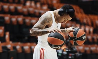 Brasileiro Yago dos Santos, armador do Estrela Vermelha na EuroLeague (Reprodução/Twitter/@kkcrvenazvezda)