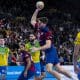 Haniel Langaro, jogador brasileiro do Barcelona em ação na Champions League (Reprodução/Twitter/@FCBhandbol)