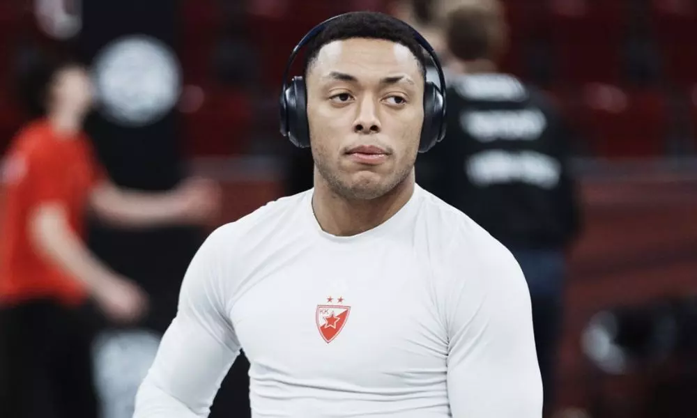 Brasileiro Yago Mateus, jogador do Estrela Vermelha na EuroLeague (Reprodução/Twitter/@kkcrvenazvezda)