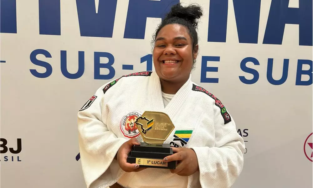 Na imagem, Evellyn Pereira, campeã do +78kg.