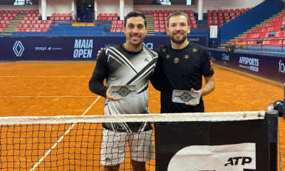 Fernando Romboli e Walkow com o troféu de vice-campeão do Challenger de Maia
