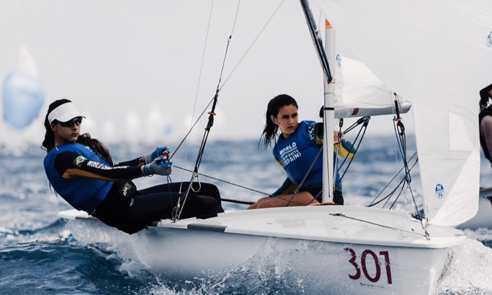 Gabriela Vassel e Joana Gonçalves em competição interncional de vela